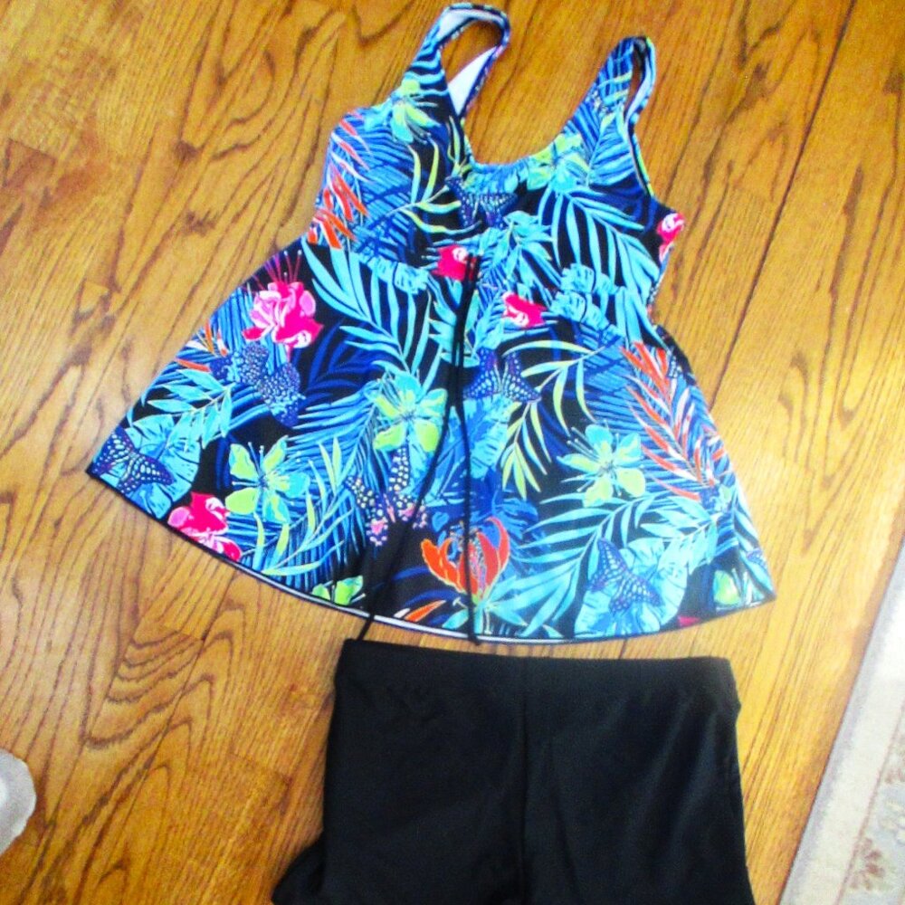 Tankini Two Piece Bathing Suit with Boy Shorts All Size Small Brand New